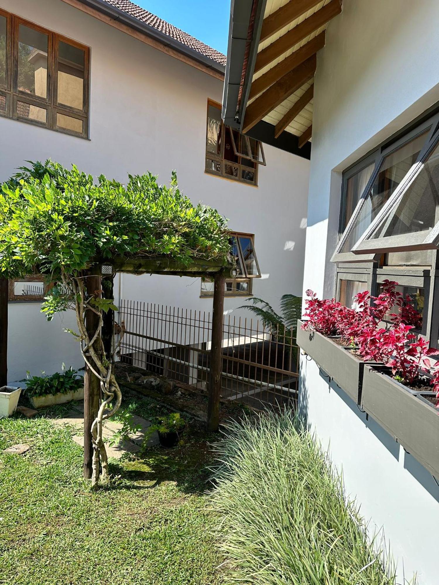 Pousada Villa Verde Canela Ngoại thất bức ảnh